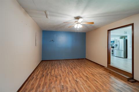404 E Wood St, Colfax, IL 61728 photo 14