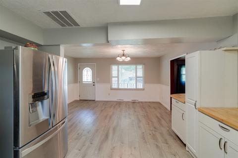 404 E Wood St, Colfax, IL 61728 photo 13