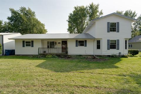 404 E Wood St, Colfax, IL 61728 photo 1