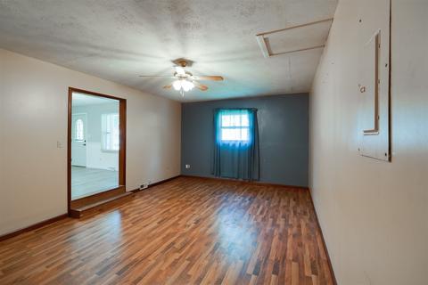404 E Wood St, Colfax, IL 61728 photo 15