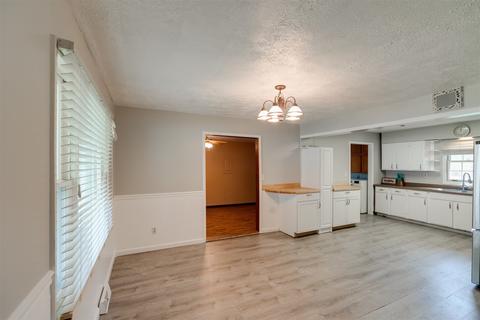 404 E Wood St, Colfax, IL 61728 photo 8