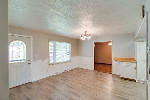 404 E Wood St, Colfax, IL 61728 photo 17