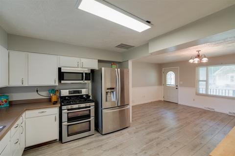 404 E Wood St, Colfax, IL 61728 photo 12