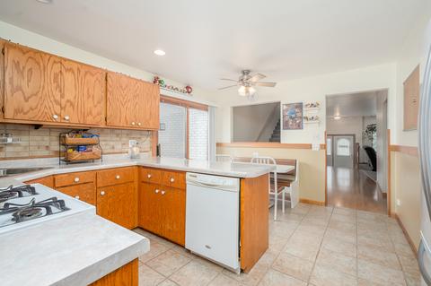 7791 S 78th Ct, Bridgeview, IL 60455 photo 12