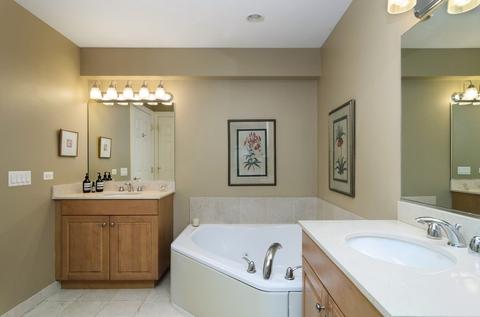 21 E Huron St #3404, Chicago, IL 60611 photo 8