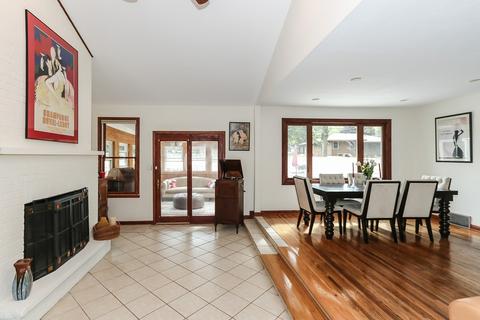 517 Oak Dr, East Dundee, IL 60118 photo 4