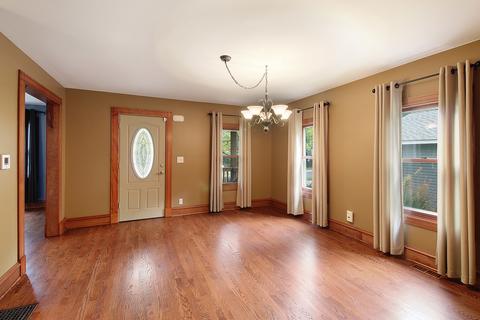 967 Lawrence Ave, Elgin, IL 60123 photo 2