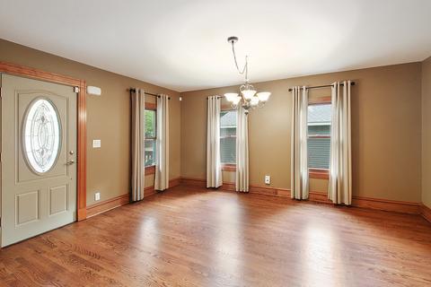 967 Lawrence Ave, Elgin, IL 60123 photo 3