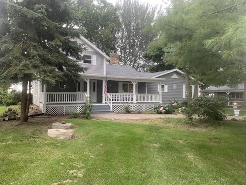 3327 E 9th Rd, Utica, IL 61373 photo 2