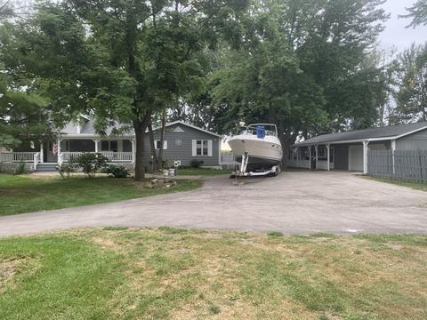 3327 E 9th Rd, Utica, IL 61373 photo 4