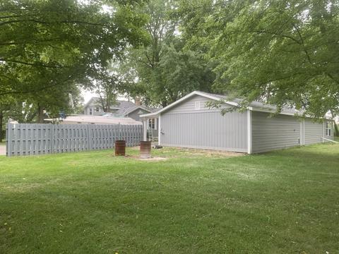 3327 E 9th Rd, Utica, IL 61373 photo 7