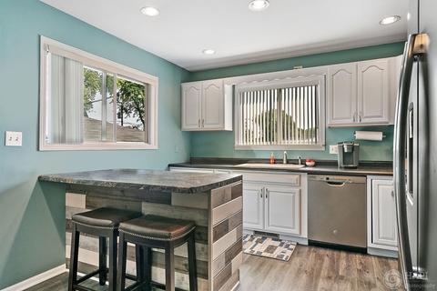 5000 W Bonner Dr, Mchenry, IL 60050 photo 2