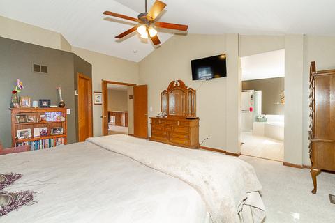 783 Meadow Dr, Des Plaines, IL 60016 photo 17