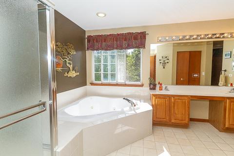 783 Meadow Dr, Des Plaines, IL 60016 photo 19