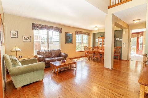 783 Meadow Dr, Des Plaines, IL 60016 photo 3
