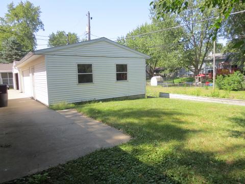 312 Rowe Dr, Bloomington, IL 61701 photo 3