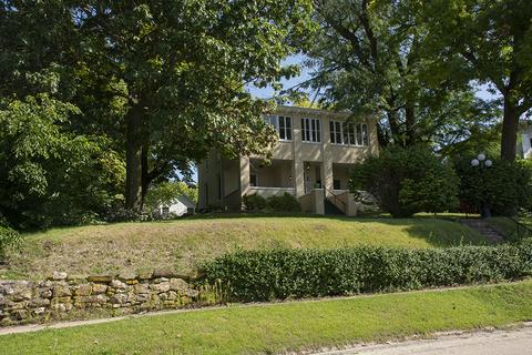 108 W Knox St, Morrison, IL 61270 photo 2
