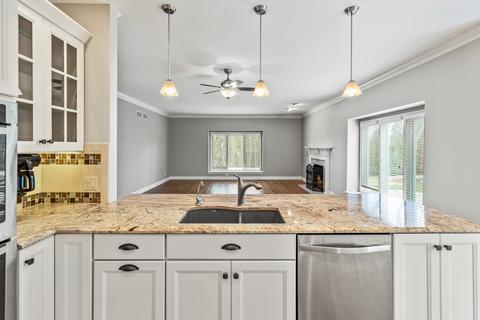851 Pinegrove Ct, Wheaton, IL 60187 photo 12