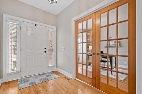851 Pinegrove Ct, Wheaton, IL 60187 photo 3