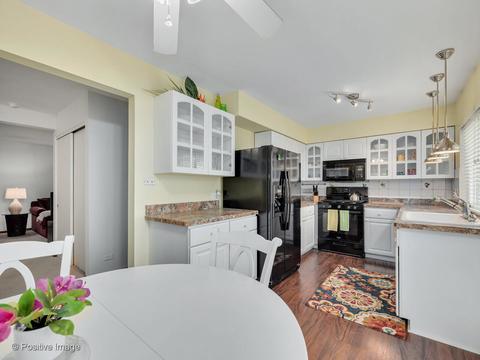 1932 Whitingham Ln, Hoffman Estates, IL 60169 photo 12