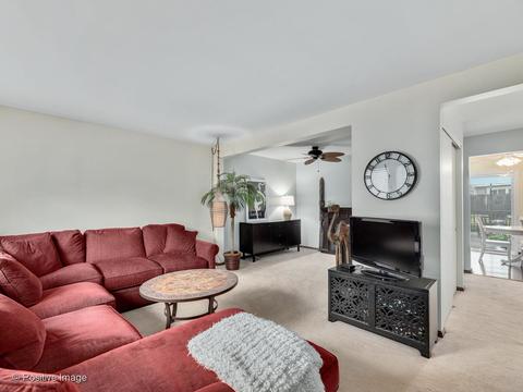 1932 Whitingham Ln, Hoffman Estates, IL 60169 photo 5