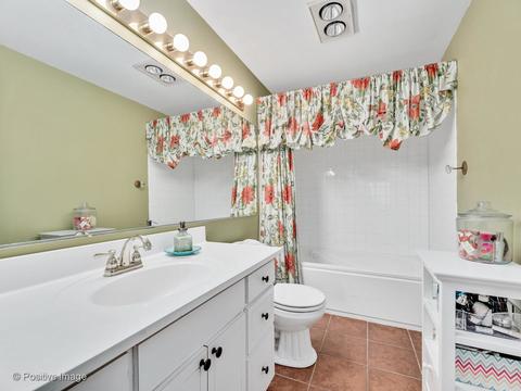 1932 Whitingham Ln, Hoffman Estates, IL 60169 photo 19