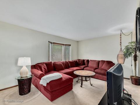 1932 Whitingham Ln, Hoffman Estates, IL 60169 photo 3