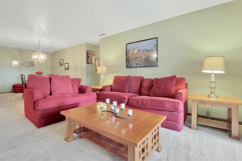 615 Waverly Dr #C, Elgin, IL 60120 photo 3