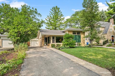 719 Lakeside Dr, Wheaton, IL 60187 photo 2