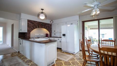 1903 10th St, Peru, IL 61354 photo 5