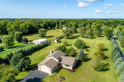 10874 Hamborg Rd, Roscoe, IL 61073 photo 3