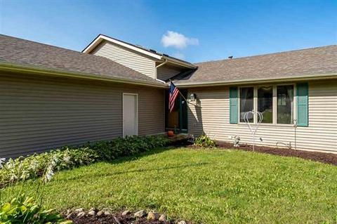 10874 Hamborg Rd, Roscoe, IL 61073 photo 8