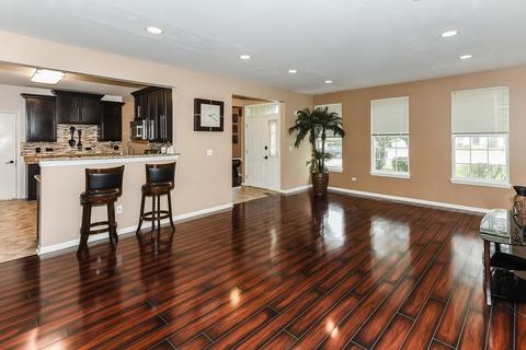 1949 Blackberry Ln, Hoffman Estates, IL 60169 photo 4
