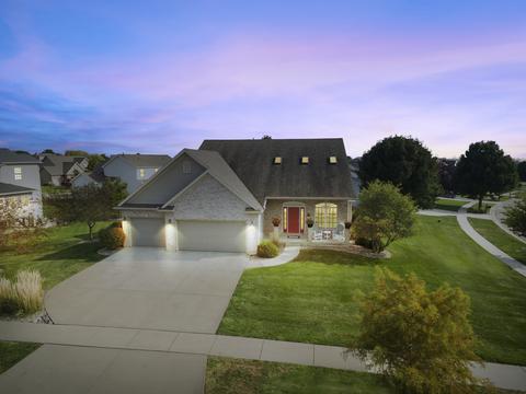 16 Emerald Crest Ct, Bloomington, IL 61705 photo 3