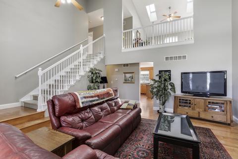 16 Emerald Crest Ct, Bloomington, IL 61705 photo 8