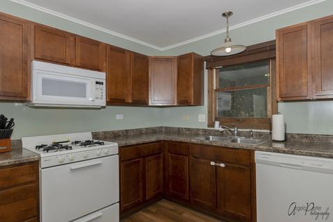 1906 Rogers Ave, Mchenry, IL 60050 photo 2