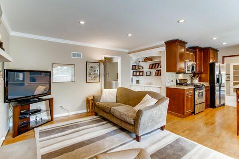 203 E Farnham Ln, Wheaton, IL 60189 photo 16