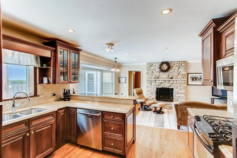 203 E Farnham Ln, Wheaton, IL 60189 photo 9