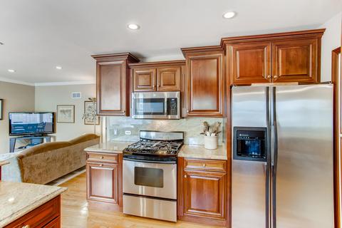 203 E Farnham Ln, Wheaton, IL 60189 photo 10