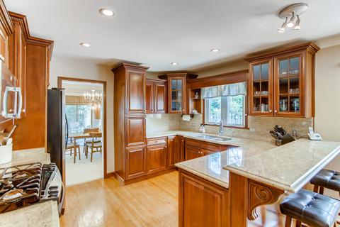 203 E Farnham Ln, Wheaton, IL 60189 photo 11