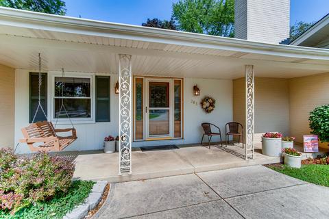 203 E Farnham Ln, Wheaton, IL 60189 photo 4