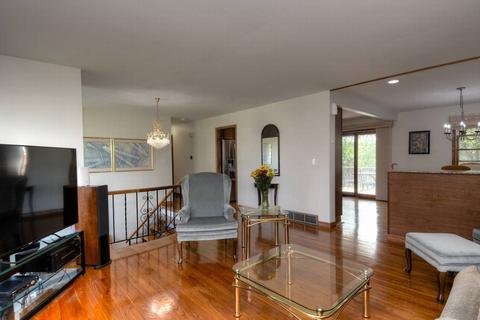 105 S Mill Meadow Ln, Addison, IL 60101 photo 2