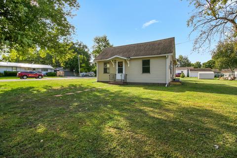 413 E Larmon St, Tolono, IL 61880 photo 1