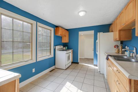 413 E Larmon St, Tolono, IL 61880 photo 11