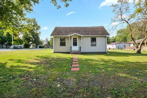 413 E Larmon St, Tolono, IL 61880 photo 2