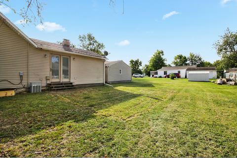 413 E Larmon St, Tolono, IL 61880 photo 7
