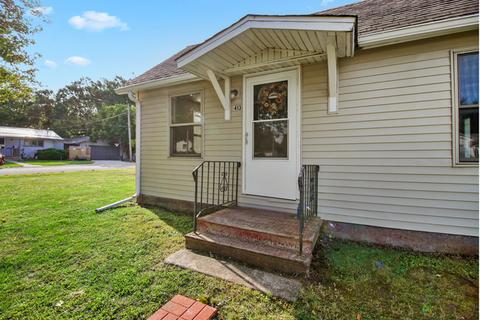 413 E Larmon St, Tolono, IL 61880 photo 8