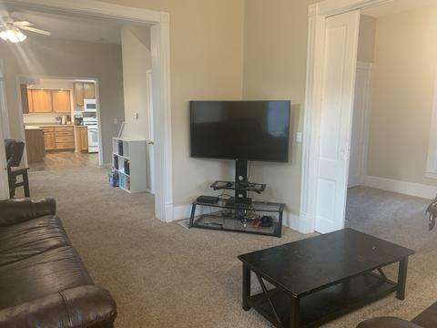 613 W Walnut St, Bloomington, IL 61701 photo 2