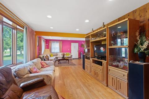 2204 Wren Ln, Rolling Meadows, IL 60008 photo 4