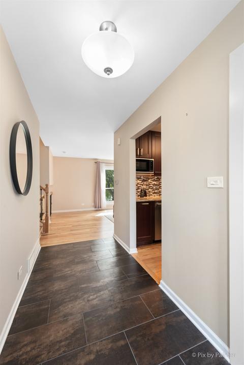 717 Ascot Ct, Hoffman Estates, IL 60169 photo 7